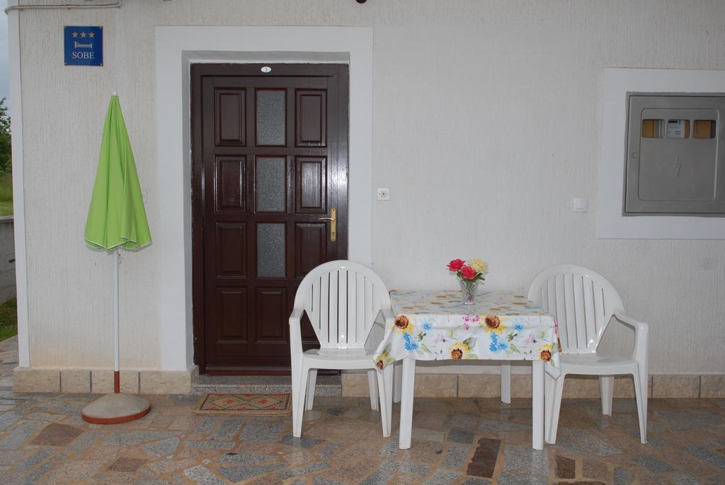 Apartment Vesna Veleniki Luaran gambar