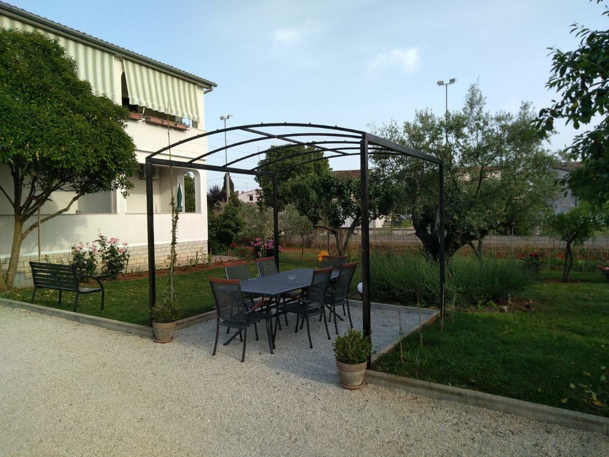 Apartment Vesna Veleniki Luaran gambar