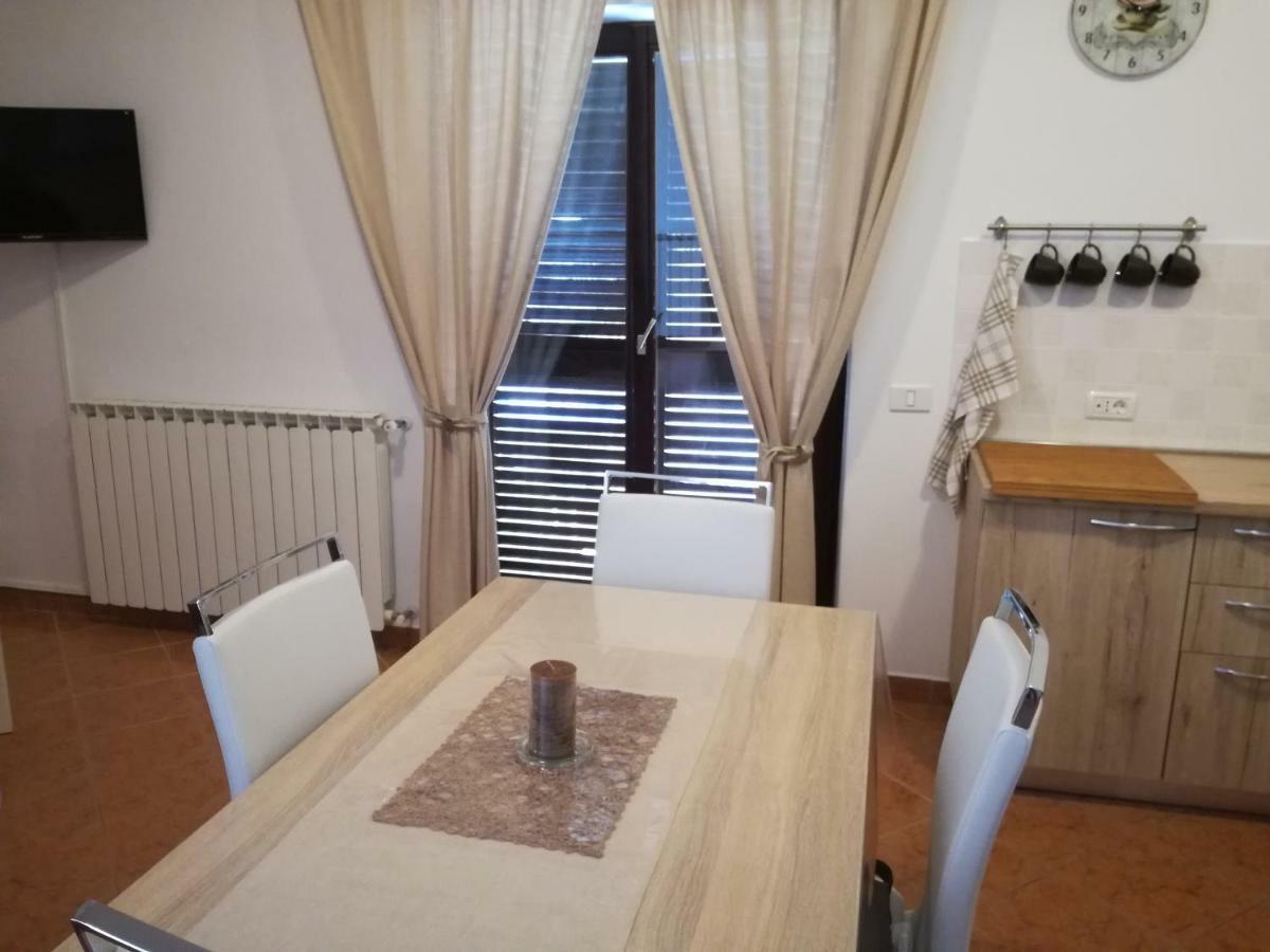 Apartment Vesna Veleniki Luaran gambar