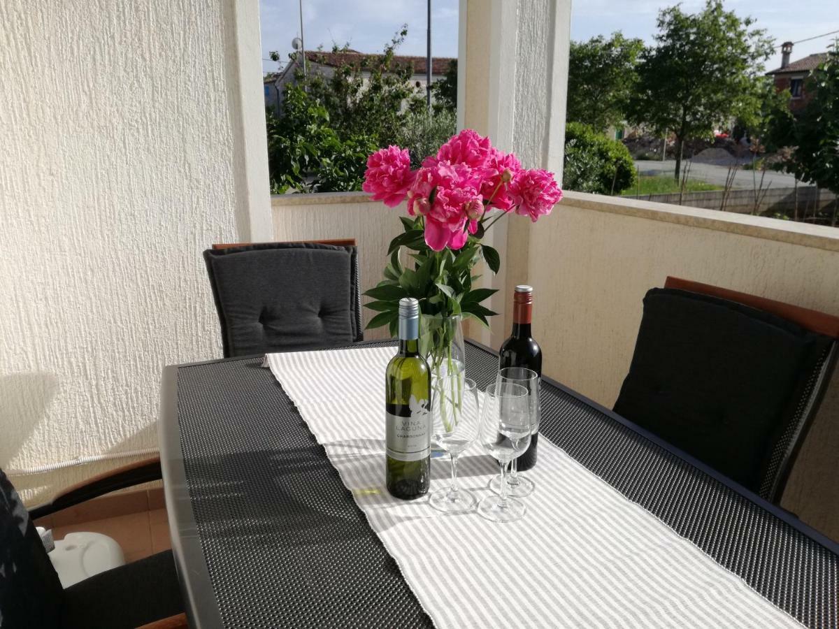Apartment Vesna Veleniki Luaran gambar