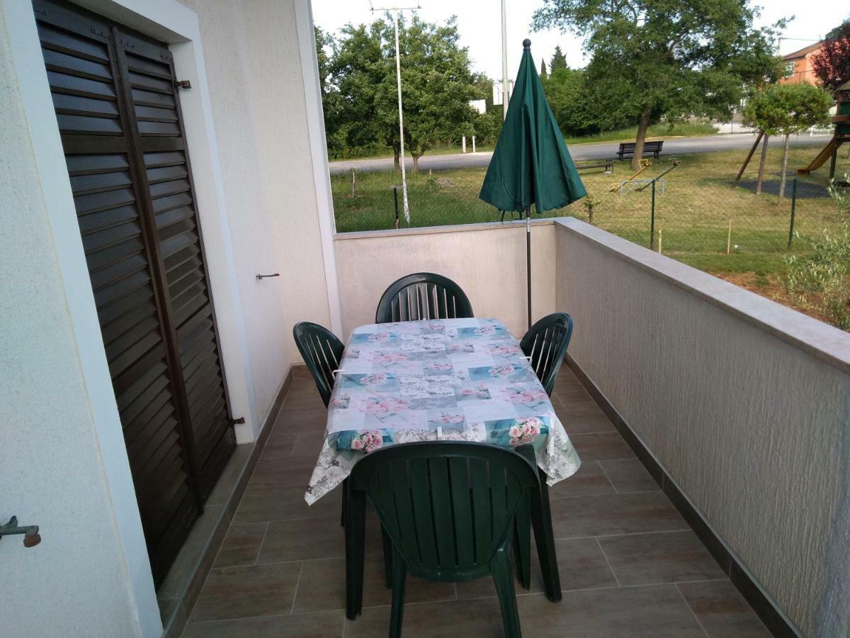 Apartment Vesna Veleniki Luaran gambar